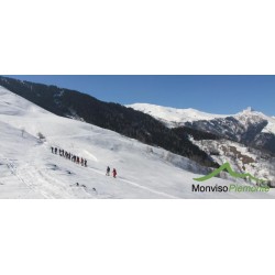Escursione con ciaspole con MonvisoPiemonte