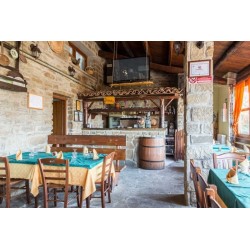 La Grotta Dell’Eremita - agriturismo a Castelmezzano | Equotube