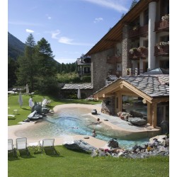 Ingresso al centro benessere dell'Eco Wellness Hotel Notre Maison**** di Cogne