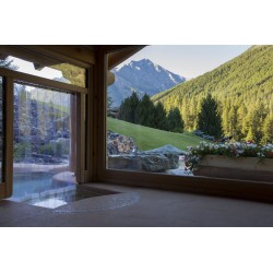 Ingresso al centro benessere dell'Eco Wellness Hotel Notre Maison**** di Cogne